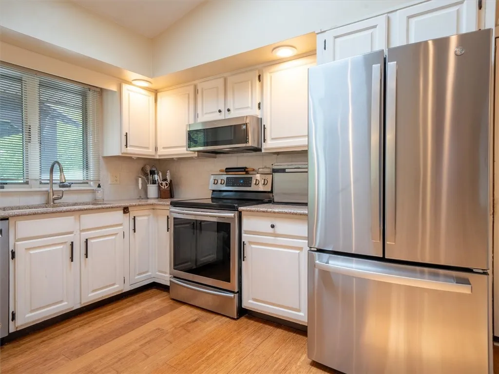 41 Essla Drive, Greece, New York 14612, Greece, New York 14612, 3 Bedrooms Bedrooms, 8 Rooms Rooms,2 BathroomsBathrooms,Residential,Closed,41 Essla Drive, Greece, New York 14612,R1610059