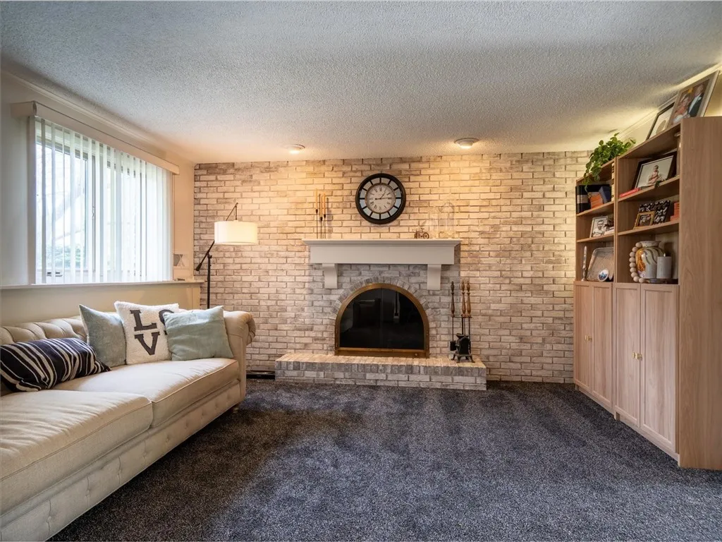 41 Essla Drive, Greece, New York 14612, Greece, New York 14612, 3 Bedrooms Bedrooms, 8 Rooms Rooms,2 BathroomsBathrooms,Residential,Closed,41 Essla Drive, Greece, New York 14612,R1610059
