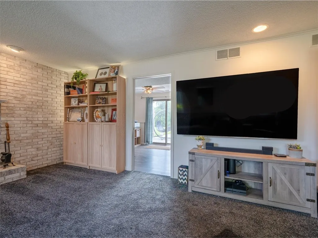 41 Essla Drive, Greece, New York 14612, Greece, New York 14612, 3 Bedrooms Bedrooms, 8 Rooms Rooms,2 BathroomsBathrooms,Residential,Closed,41 Essla Drive, Greece, New York 14612,R1610059