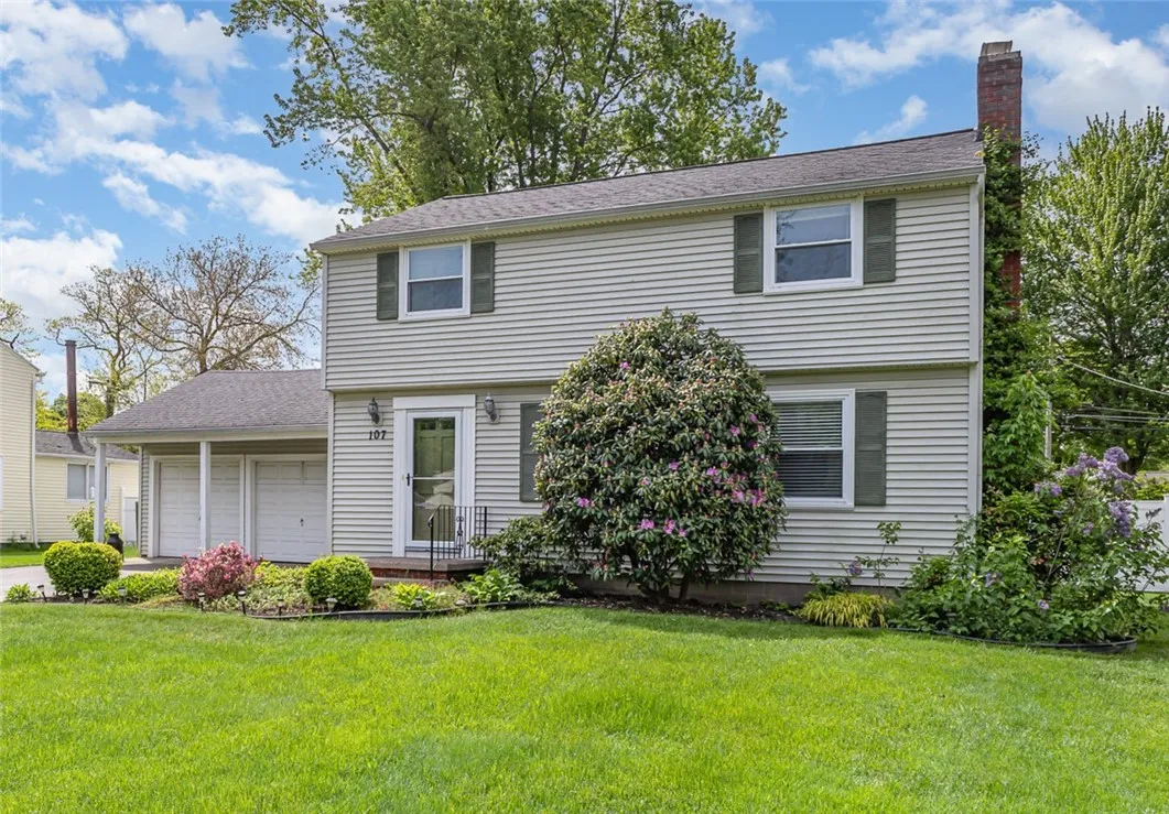 107 Sansharon Drive, Irondequoit, New York 14617, Irondequoit, New York 14617, 3 Bedrooms Bedrooms, 7 Rooms Rooms,1 BathroomBathrooms,Residential,Closed,107 Sansharon Drive, Irondequoit, New York 14617,R1610229