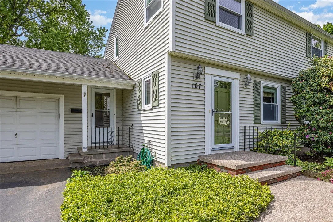 107 Sansharon Drive, Irondequoit, New York 14617, Irondequoit, New York 14617, 3 Bedrooms Bedrooms, 7 Rooms Rooms,1 BathroomBathrooms,Residential,Closed,107 Sansharon Drive, Irondequoit, New York 14617,R1610229