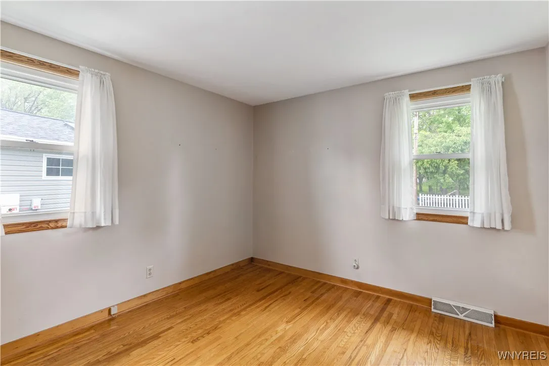 75 Greenmeadow Drive, West Seneca, New York 14224, West Seneca, New York 14224, 3 Bedrooms Bedrooms, 5 Rooms Rooms,1 BathroomBathrooms,Residential,Closed,75 Greenmeadow Drive, West Seneca, New York 14224,B1610616