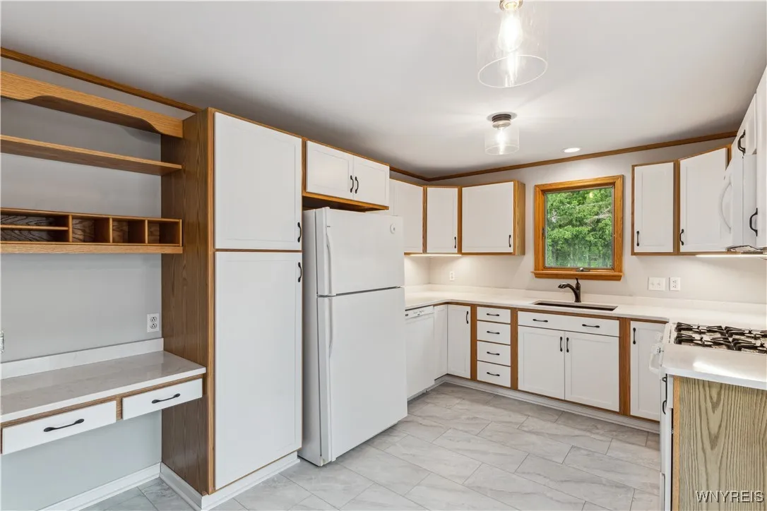 75 Greenmeadow Drive, West Seneca, New York 14224, West Seneca, New York 14224, 3 Bedrooms Bedrooms, 5 Rooms Rooms,1 BathroomBathrooms,Residential,Closed,75 Greenmeadow Drive, West Seneca, New York 14224,B1610616