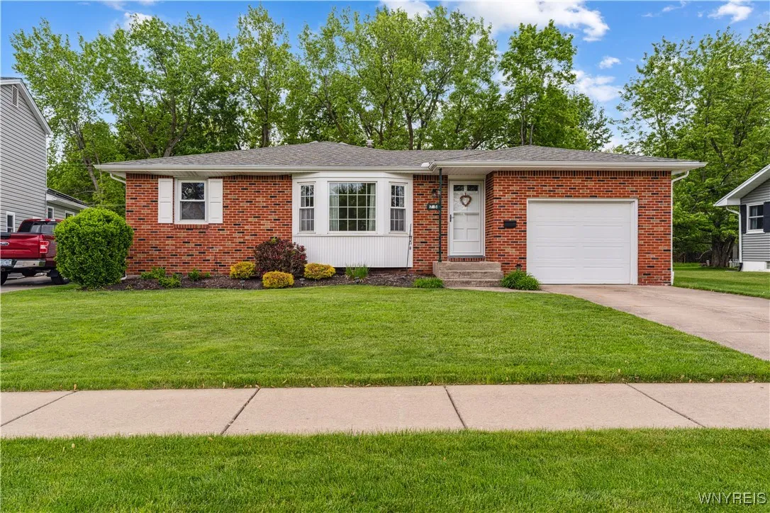 75 Greenmeadow Drive, West Seneca, New York 14224, West Seneca, New York 14224, 3 Bedrooms Bedrooms, 5 Rooms Rooms,1 BathroomBathrooms,Residential,Closed,75 Greenmeadow Drive, West Seneca, New York 14224,B1610616