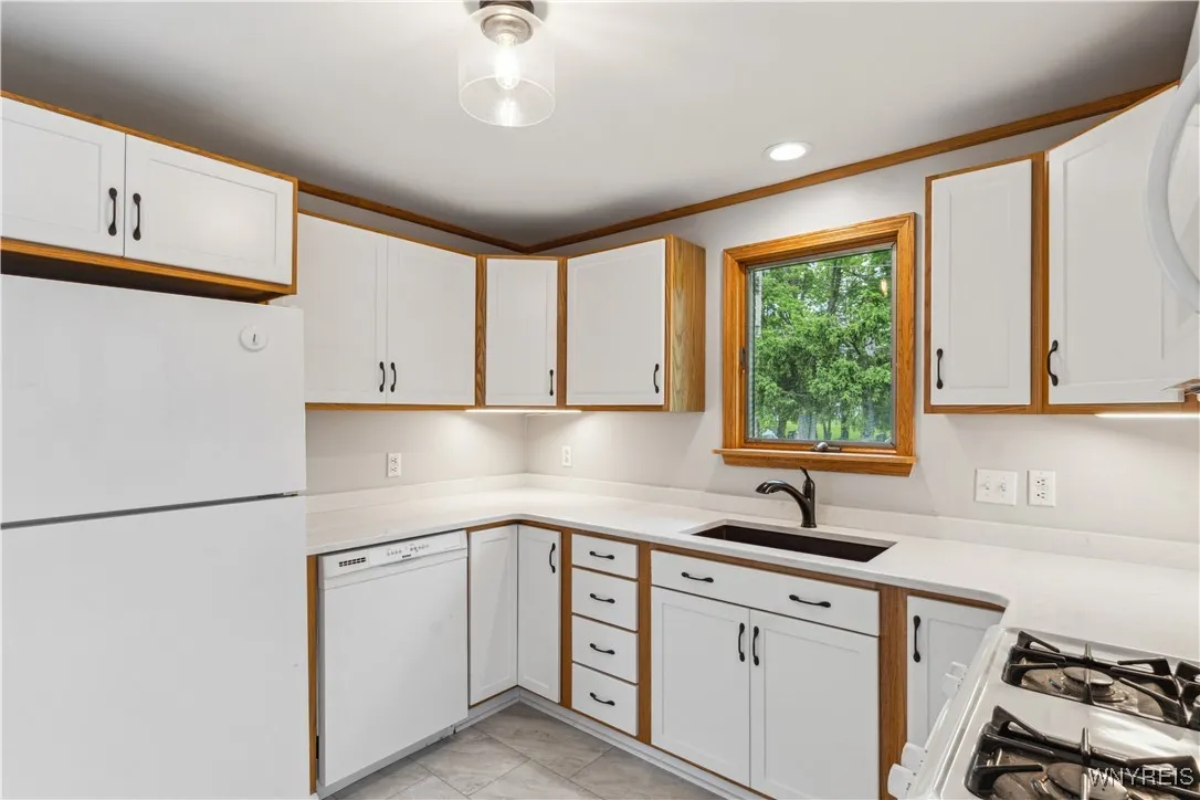 75 Greenmeadow Drive, West Seneca, New York 14224, West Seneca, New York 14224, 3 Bedrooms Bedrooms, 5 Rooms Rooms,1 BathroomBathrooms,Residential,Closed,75 Greenmeadow Drive, West Seneca, New York 14224,B1610616