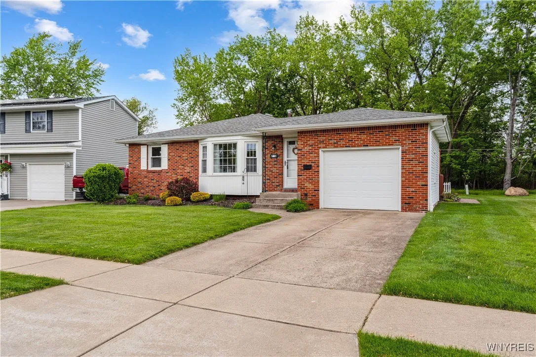 75 Greenmeadow Drive, West Seneca, New York 14224, West Seneca, New York 14224, 3 Bedrooms Bedrooms, 5 Rooms Rooms,1 BathroomBathrooms,Residential,Closed,75 Greenmeadow Drive, West Seneca, New York 14224,B1610616