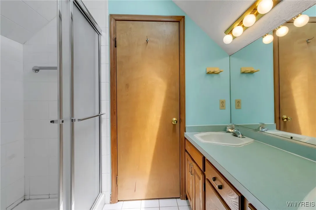 113 Meadow Spring Lane, Amherst, New York 14051, Amherst, New York 14051, 3 Bedrooms Bedrooms, 11 Rooms Rooms,2 BathroomsBathrooms,Residential,Closed,113 Meadow Spring Lane, Amherst, New York 14051,0,B1610092