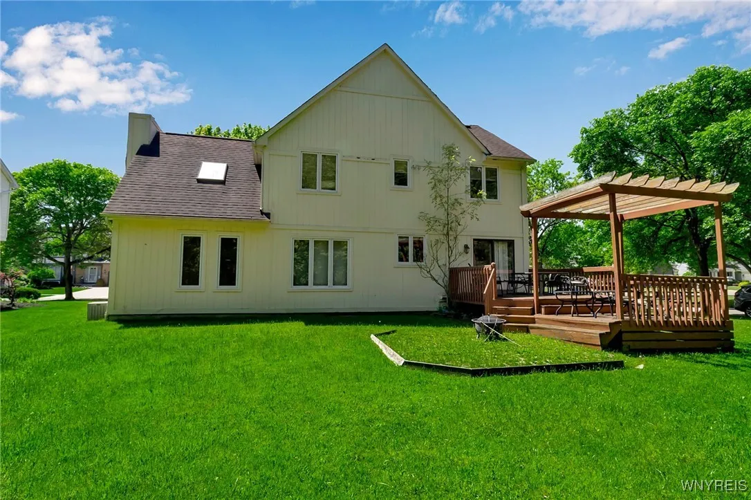 113 Meadow Spring Lane, Amherst, New York 14051, Amherst, New York 14051, 3 Bedrooms Bedrooms, 11 Rooms Rooms,2 BathroomsBathrooms,Residential,Closed,113 Meadow Spring Lane, Amherst, New York 14051,0,B1610092