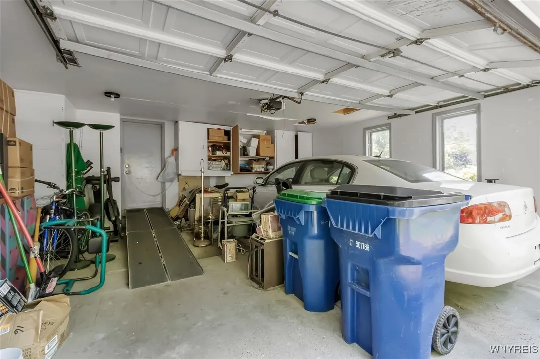 113 Meadow Spring Lane, Amherst, New York 14051, Amherst, New York 14051, 3 Bedrooms Bedrooms, 11 Rooms Rooms,2 BathroomsBathrooms,Residential,Closed,113 Meadow Spring Lane, Amherst, New York 14051,0,B1610092