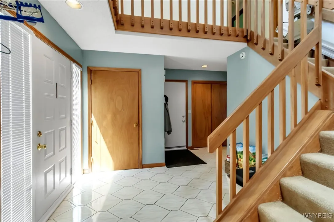 113 Meadow Spring Lane, Amherst, New York 14051, Amherst, New York 14051, 3 Bedrooms Bedrooms, 11 Rooms Rooms,2 BathroomsBathrooms,Residential,Closed,113 Meadow Spring Lane, Amherst, New York 14051,0,B1610092