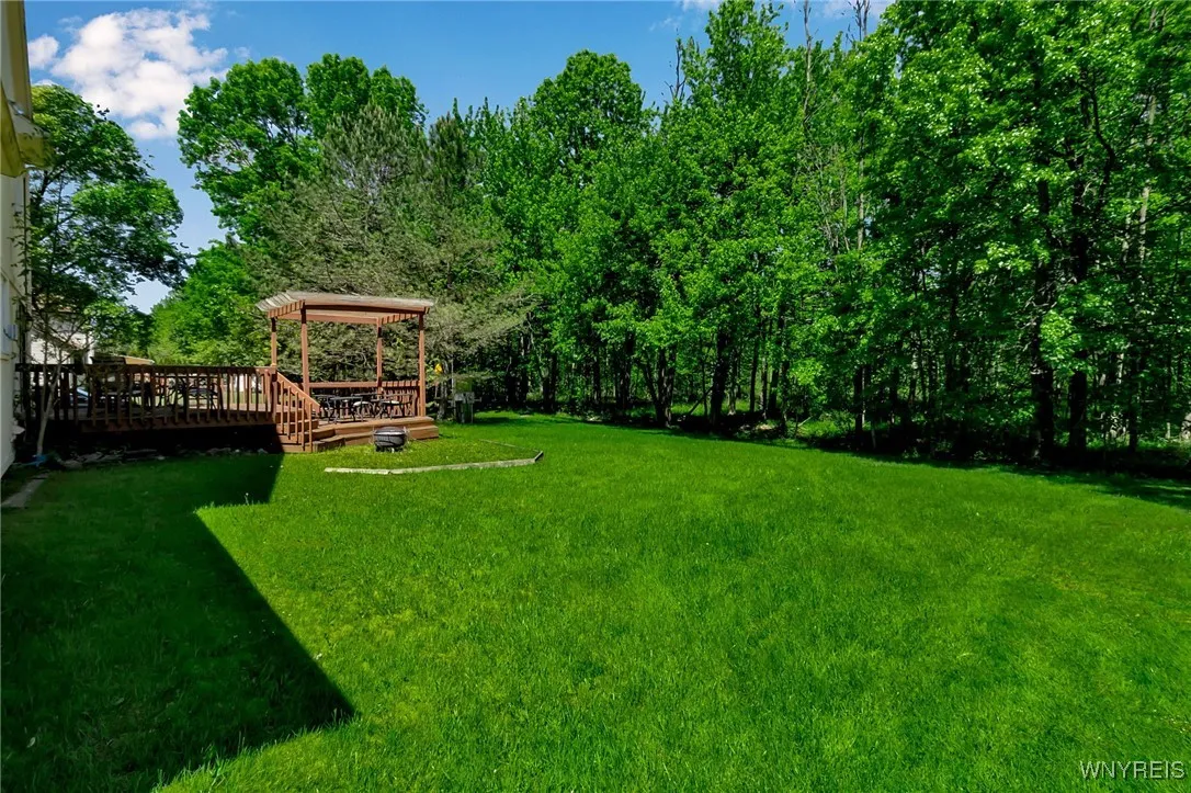 113 Meadow Spring Lane, Amherst, New York 14051, Amherst, New York 14051, 3 Bedrooms Bedrooms, 11 Rooms Rooms,2 BathroomsBathrooms,Residential,Closed,113 Meadow Spring Lane, Amherst, New York 14051,0,B1610092