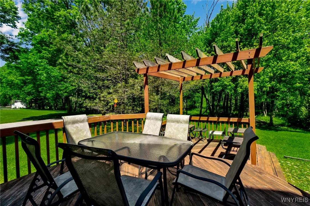 113 Meadow Spring Lane, Amherst, New York 14051, Amherst, New York 14051, 3 Bedrooms Bedrooms, 11 Rooms Rooms,2 BathroomsBathrooms,Residential,Closed,113 Meadow Spring Lane, Amherst, New York 14051,0,B1610092