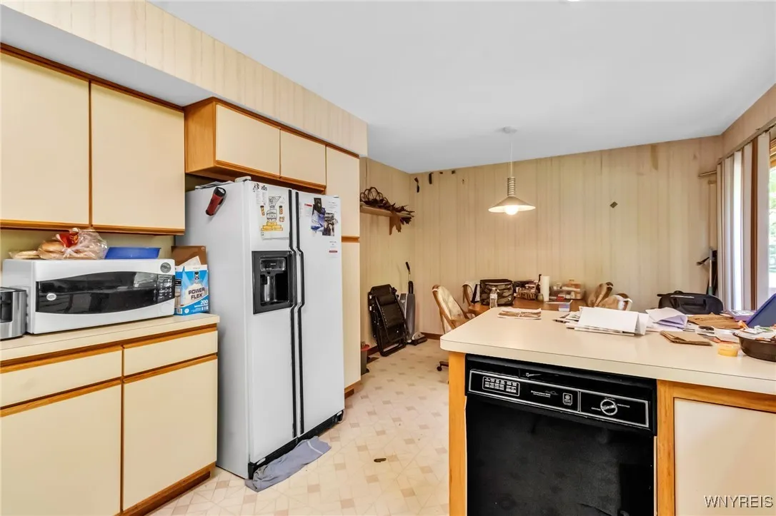 113 Meadow Spring Lane, Amherst, New York 14051, Amherst, New York 14051, 3 Bedrooms Bedrooms, 11 Rooms Rooms,2 BathroomsBathrooms,Residential,Closed,113 Meadow Spring Lane, Amherst, New York 14051,0,B1610092