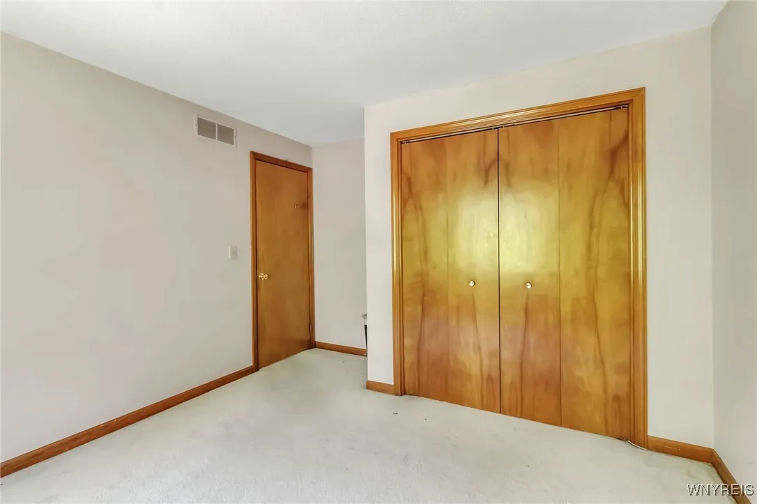 113 Meadow Spring Lane, Amherst, New York 14051, Amherst, New York 14051, 3 Bedrooms Bedrooms, 11 Rooms Rooms,2 BathroomsBathrooms,Residential,Closed,113 Meadow Spring Lane, Amherst, New York 14051,0,B1610092