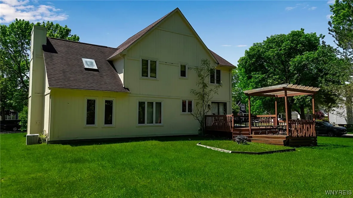 113 Meadow Spring Lane, Amherst, New York 14051, Amherst, New York 14051, 3 Bedrooms Bedrooms, 11 Rooms Rooms,2 BathroomsBathrooms,Residential,Closed,113 Meadow Spring Lane, Amherst, New York 14051,0,B1610092