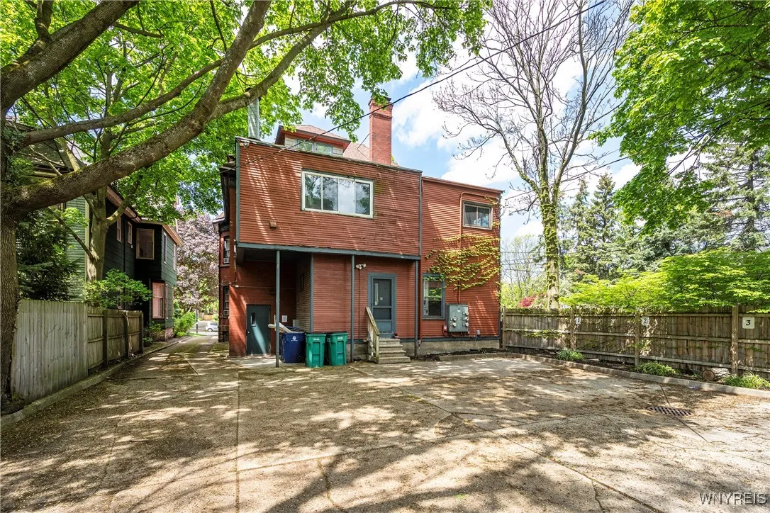 351 Linwood Avenue, Buffalo, New York 14203, Buffalo, New York 14203, 9 Bedrooms Bedrooms, ,5 BathroomsBathrooms,Residential,Closed,351 Linwood Avenue, Buffalo, New York 14203,B1608453