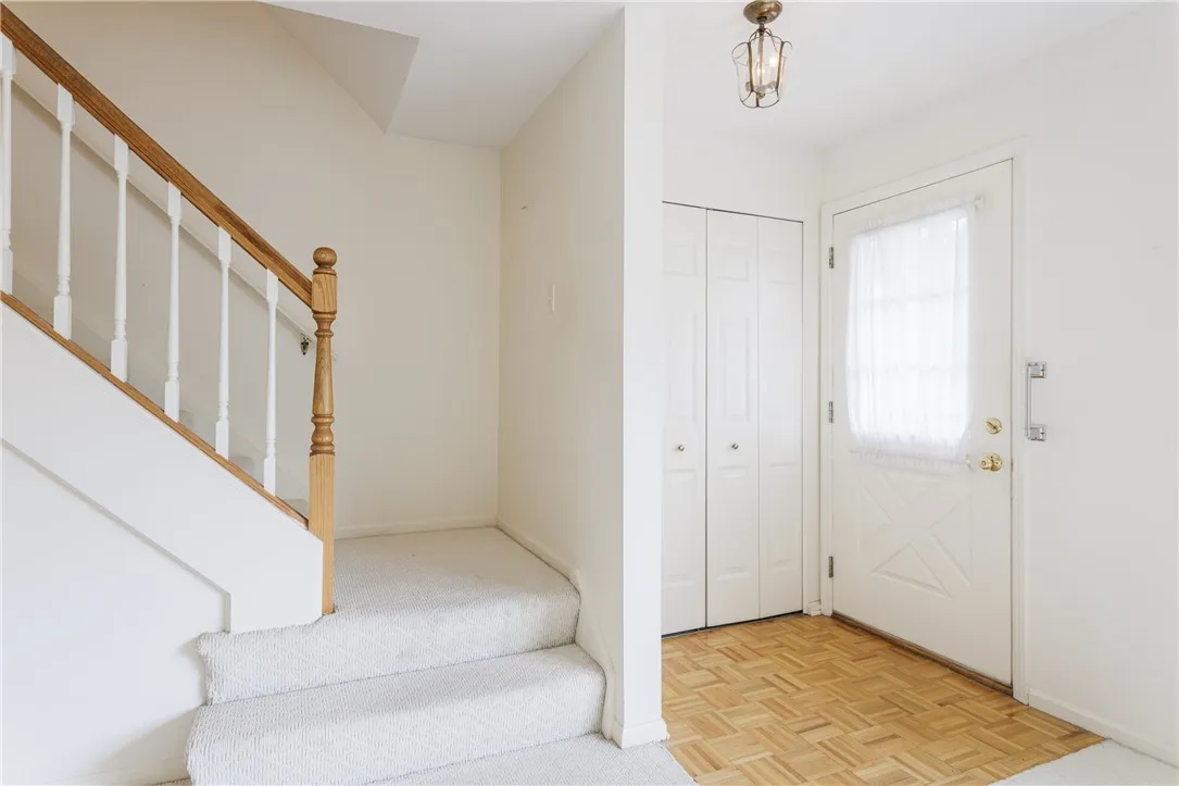24 Georgetown Lane, Perinton, New York 14450, Perinton, New York 14450, 3 Bedrooms Bedrooms, 6 Rooms Rooms,2 BathroomsBathrooms,Residential,Closed,24 Georgetown Lane, Perinton, New York 14450,R1609838