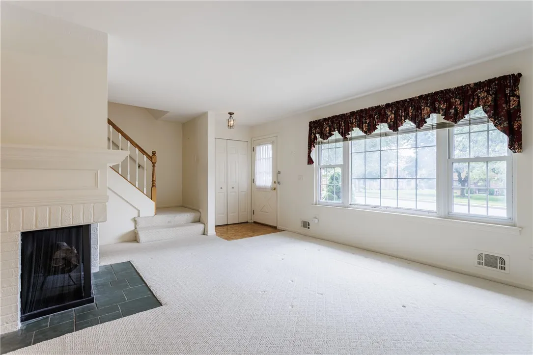 24 Georgetown Lane, Perinton, New York 14450, Perinton, New York 14450, 3 Bedrooms Bedrooms, 6 Rooms Rooms,2 BathroomsBathrooms,Residential,Closed,24 Georgetown Lane, Perinton, New York 14450,R1609838