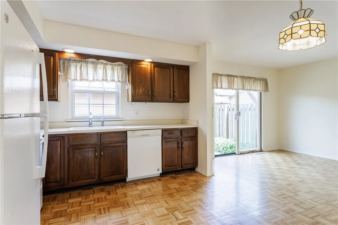 24 Georgetown Lane, Perinton, New York 14450, Perinton, New York 14450, 3 Bedrooms Bedrooms, 6 Rooms Rooms,2 BathroomsBathrooms,Residential,Closed,24 Georgetown Lane, Perinton, New York 14450,R1609838
