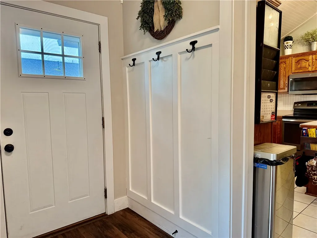 63 Wood Street, Canandaigua-city, New York 14424, Canandaigua City, New York 14424, 3 Bedrooms Bedrooms, 6 Rooms Rooms,2 BathroomsBathrooms,Residential,Closed,63 Wood Street, Canandaigua-city, New York 14424,R1608478