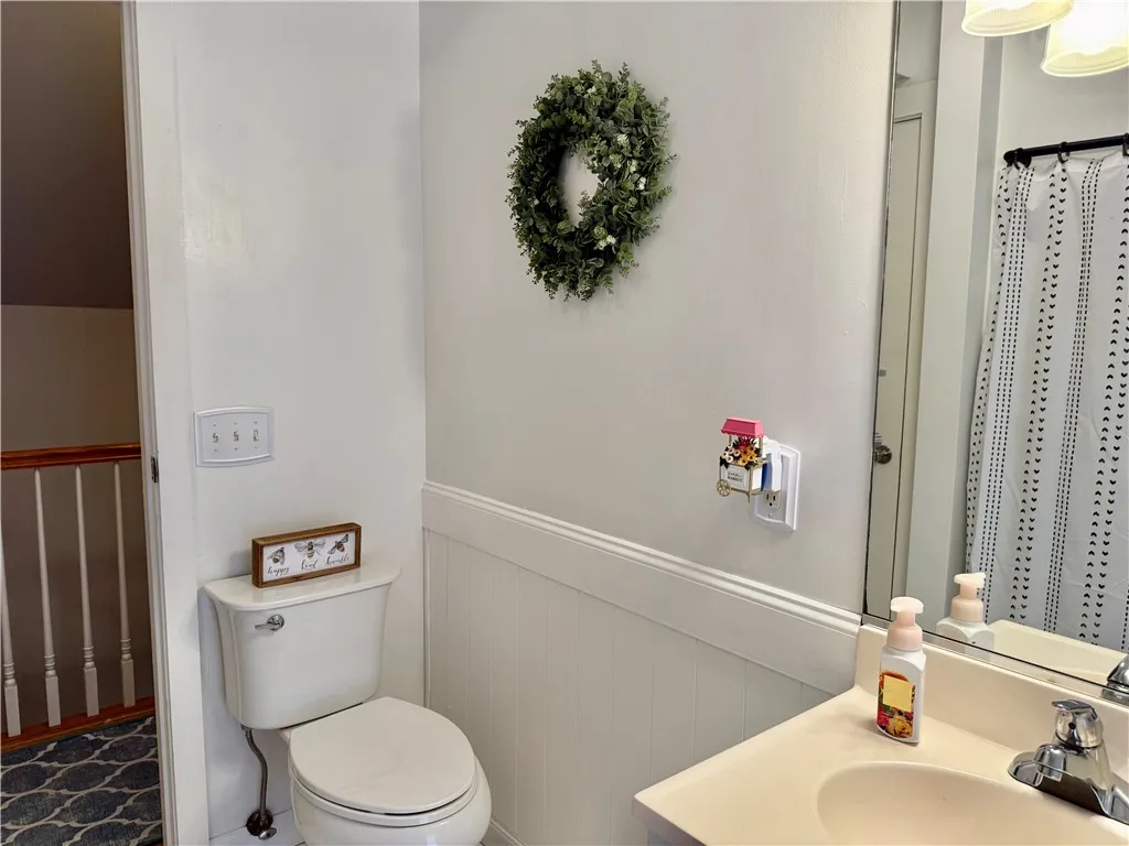 2nd Floor Full Bath