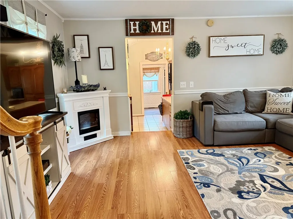 63 Wood Street, Canandaigua-city, New York 14424, Canandaigua City, New York 14424, 3 Bedrooms Bedrooms, 6 Rooms Rooms,2 BathroomsBathrooms,Residential,Closed,63 Wood Street, Canandaigua-city, New York 14424,R1608478