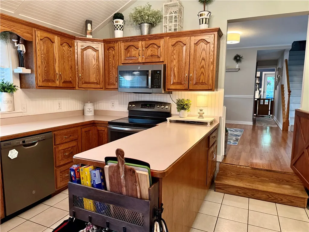 63 Wood Street, Canandaigua-city, New York 14424, Canandaigua City, New York 14424, 3 Bedrooms Bedrooms, 6 Rooms Rooms,2 BathroomsBathrooms,Residential,Closed,63 Wood Street, Canandaigua-city, New York 14424,R1608478