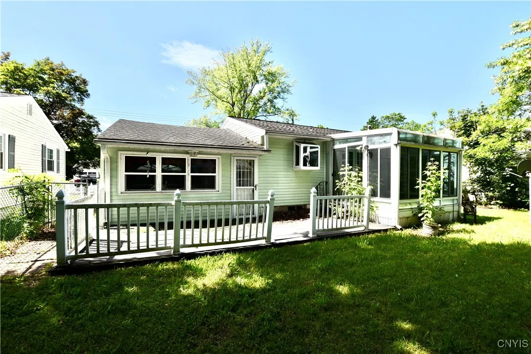 133 East Chaffee Avenue, Syracuse, New York 13207, Syracuse, New York 13207, 3 Bedrooms Bedrooms, 6 Rooms Rooms,1 BathroomBathrooms,Residential,Closed,133 East Chaffee Avenue, Syracuse, New York 13207,S1610712