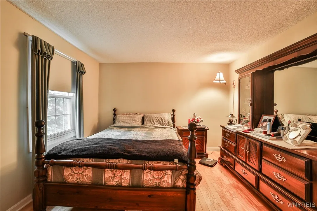 12 North Hill Drive, West Seneca, New York 14224, West Seneca, New York 14224, 3 Bedrooms Bedrooms, 10 Rooms Rooms,1 BathroomBathrooms,Residential,Closed,12 North Hill Drive, West Seneca, New York 14224,0,B1610579