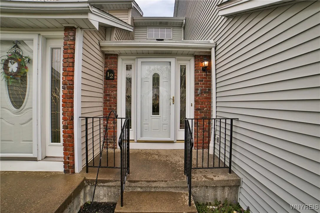 12 North Hill Drive, West Seneca, New York 14224, West Seneca, New York 14224, 3 Bedrooms Bedrooms, 10 Rooms Rooms,1 BathroomBathrooms,Residential,Closed,12 North Hill Drive, West Seneca, New York 14224,0,B1610579