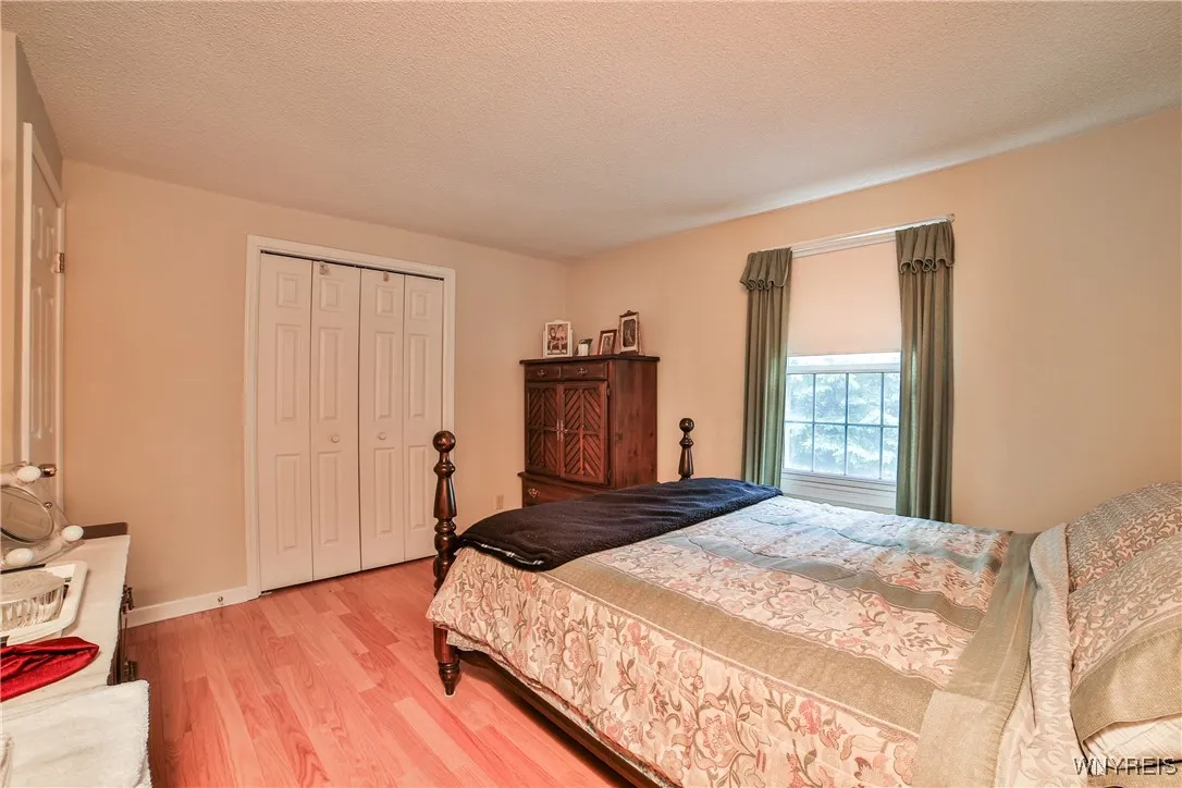 12 North Hill Drive, West Seneca, New York 14224, West Seneca, New York 14224, 3 Bedrooms Bedrooms, 10 Rooms Rooms,1 BathroomBathrooms,Residential,Closed,12 North Hill Drive, West Seneca, New York 14224,0,B1610579