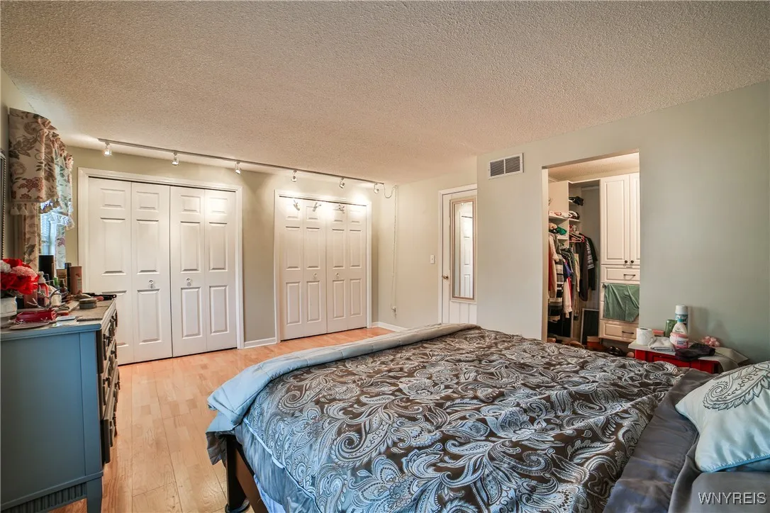 12 North Hill Drive, West Seneca, New York 14224, West Seneca, New York 14224, 3 Bedrooms Bedrooms, 10 Rooms Rooms,1 BathroomBathrooms,Residential,Closed,12 North Hill Drive, West Seneca, New York 14224,0,B1610579