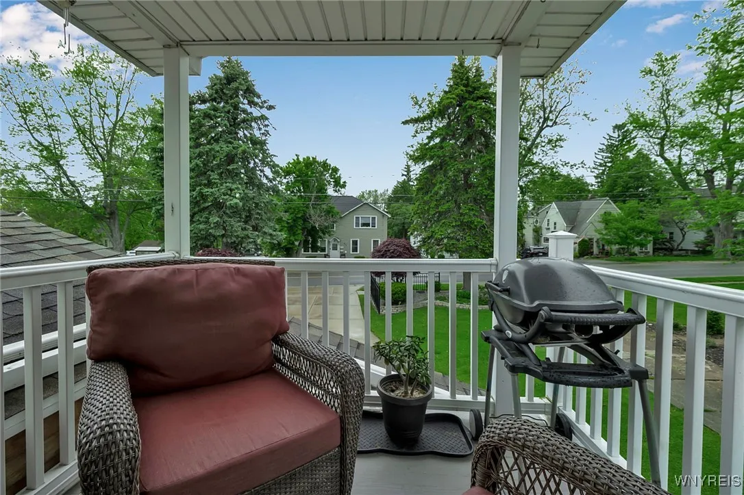 255 Main Street, West Seneca, New York 14224, West Seneca, New York 14224, 5 Bedrooms Bedrooms, ,3 BathroomsBathrooms,Residential,Closed,255 Main Street, West Seneca, New York 14224,B1610667