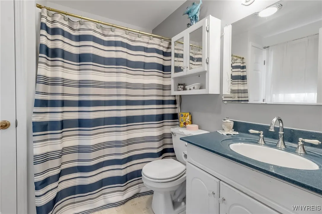 255 Main Street, West Seneca, New York 14224, West Seneca, New York 14224, 5 Bedrooms Bedrooms, ,3 BathroomsBathrooms,Residential,Closed,255 Main Street, West Seneca, New York 14224,B1610667