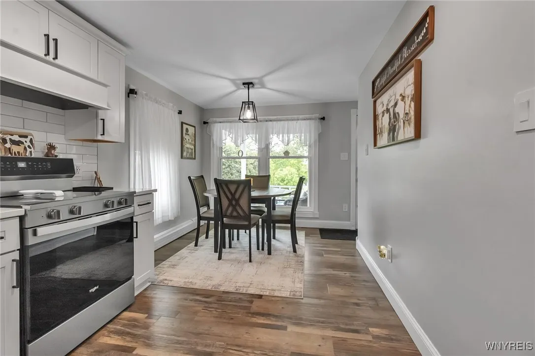 255 Main Street, West Seneca, New York 14224, West Seneca, New York 14224, 5 Bedrooms Bedrooms, ,3 BathroomsBathrooms,Residential,Closed,255 Main Street, West Seneca, New York 14224,B1610667