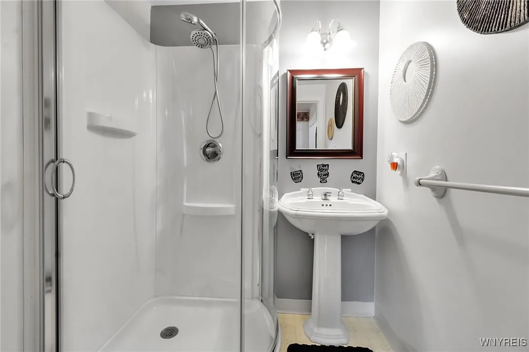 255 Main Street, West Seneca, New York 14224, West Seneca, New York 14224, 5 Bedrooms Bedrooms, ,3 BathroomsBathrooms,Residential,Closed,255 Main Street, West Seneca, New York 14224,B1610667