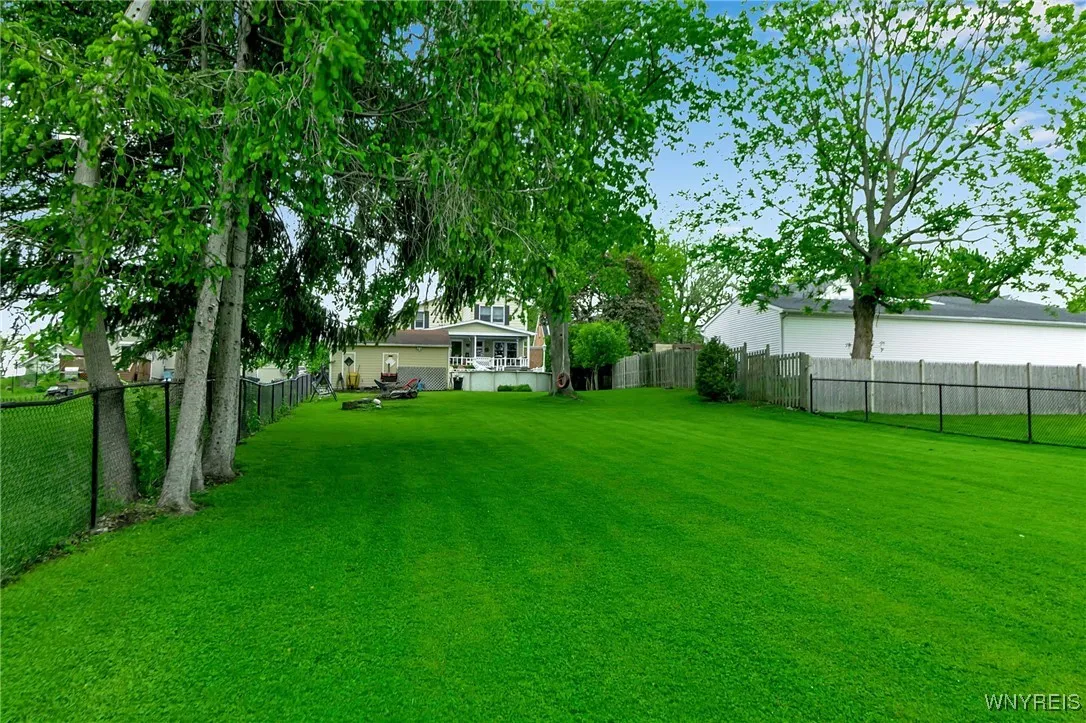 255 Main Street, West Seneca, New York 14224, West Seneca, New York 14224, 5 Bedrooms Bedrooms, ,3 BathroomsBathrooms,Residential,Closed,255 Main Street, West Seneca, New York 14224,B1610667