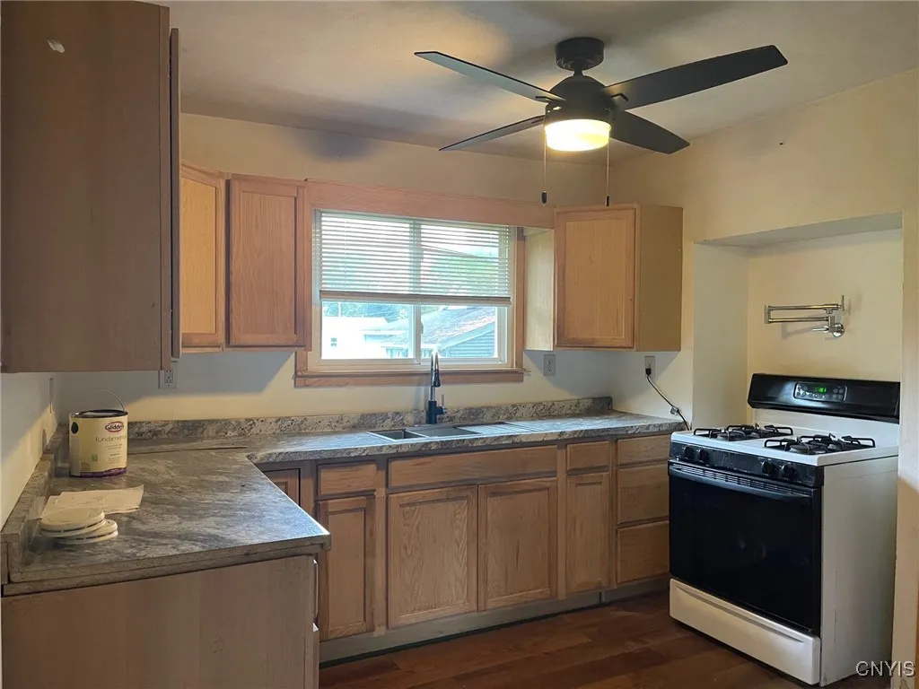Kitchen with appliances