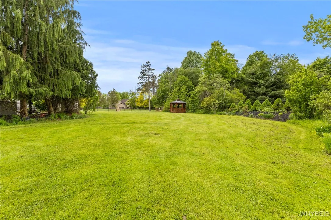 60 Gaylord Court, Elma, New York 14059, Elma, New York 14059, 5 Bedrooms Bedrooms, 14 Rooms Rooms,3 BathroomsBathrooms,Residential,Closed,60 Gaylord Court, Elma, New York 14059,0,B1610627