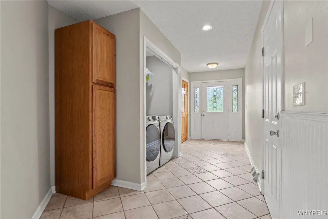 60 Gaylord Court, Elma, New York 14059, Elma, New York 14059, 5 Bedrooms Bedrooms, 14 Rooms Rooms,3 BathroomsBathrooms,Residential,Closed,60 Gaylord Court, Elma, New York 14059,0,B1610627
