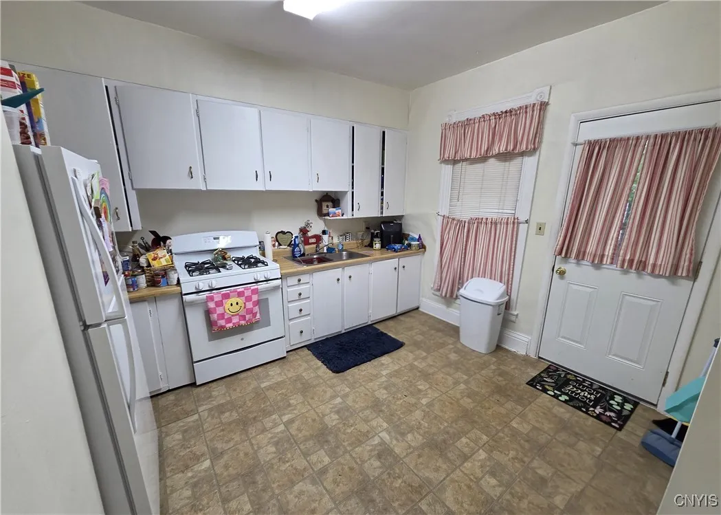 223 Winslow Street, Watertown-city, New York 13601, Watertown City, New York 13601, 6 Bedrooms Bedrooms, ,4 BathroomsBathrooms,Residential,Closed,223 Winslow Street, Watertown-city, New York 13601,S1610737