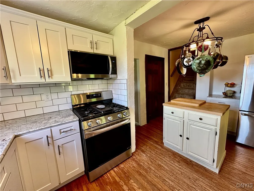 33 County Route 25, Granby, New York 13126, Granby, New York 13126, 4 Bedrooms Bedrooms, 9 Rooms Rooms,1 BathroomBathrooms,Residential,Closed,33 County Route 25, Granby, New York 13126,S1610749