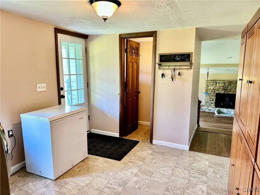 33 County Route 25, Granby, New York 13126, Granby, New York 13126, 4 Bedrooms Bedrooms, 9 Rooms Rooms,1 BathroomBathrooms,Residential,Closed,33 County Route 25, Granby, New York 13126,S1610749