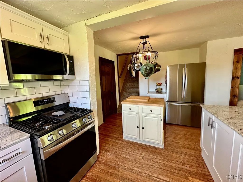 33 County Route 25, Granby, New York 13126, Granby, New York 13126, 4 Bedrooms Bedrooms, 9 Rooms Rooms,1 BathroomBathrooms,Residential,Closed,33 County Route 25, Granby, New York 13126,S1610749