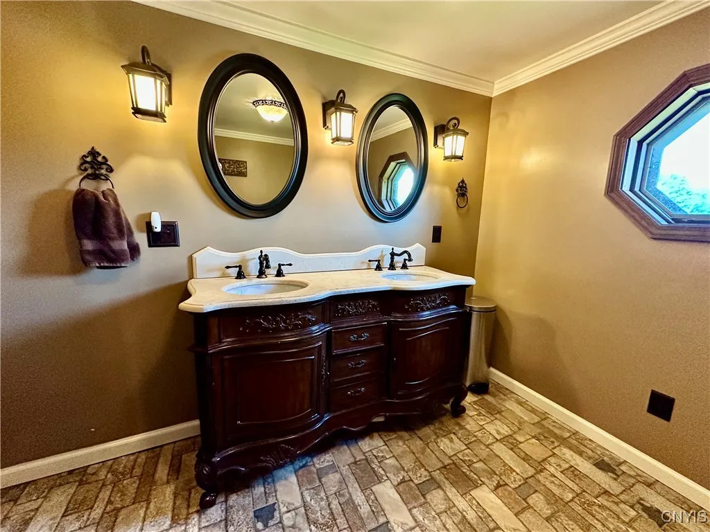 33 County Route 25, Granby, New York 13126, Granby, New York 13126, 4 Bedrooms Bedrooms, 9 Rooms Rooms,1 BathroomBathrooms,Residential,Closed,33 County Route 25, Granby, New York 13126,S1610749