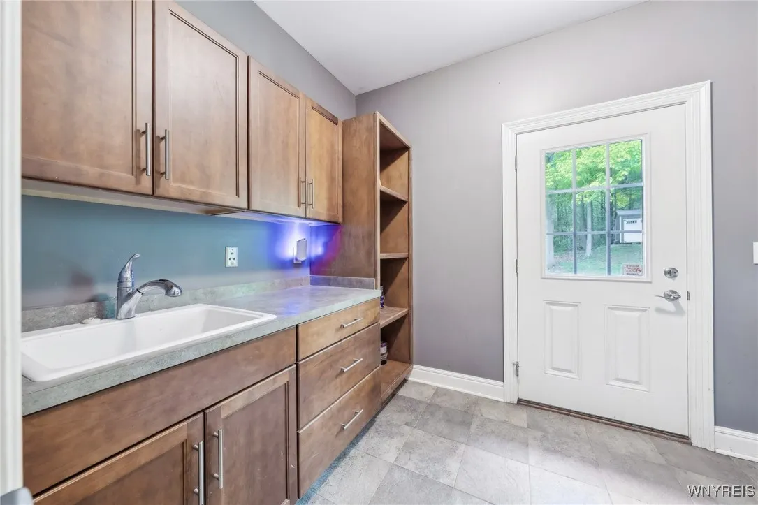 12 Nye Hill Road, Aurora, New York 14052, Aurora, New York 14052, 4 Bedrooms Bedrooms, 11 Rooms Rooms,2 BathroomsBathrooms,Residential,Closed,12 Nye Hill Road, Aurora, New York 14052,0,B1609572