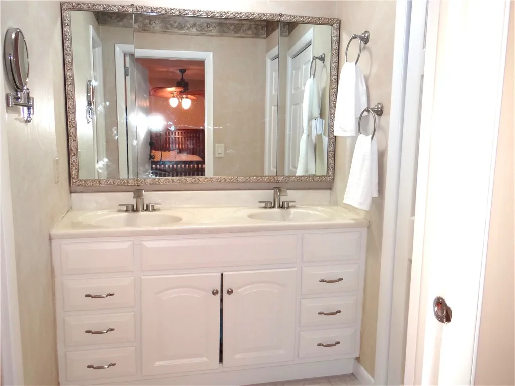 Full Bath - Part of Primary Suite