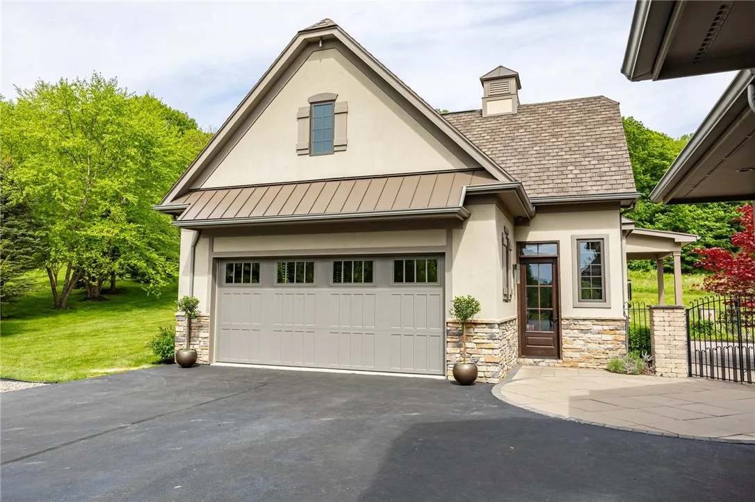 6748 Falcons Point, Victor, New York 14564, Victor, New York 14564, 6 Bedrooms Bedrooms, 21 Rooms Rooms,7 BathroomsBathrooms,Residential,Closed,6748 Falcons Point, Victor, New York 14564,0,R1605627