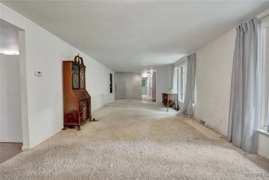 141 Tanglewood Drive West, Orchard Park, New York, Orchard Park, New York 14127, 3 Bedrooms Bedrooms, 8 Rooms Rooms,2 BathroomsBathrooms,Residential,Closed,141 Tanglewood Drive West, Orchard Park, New York ,B1607678