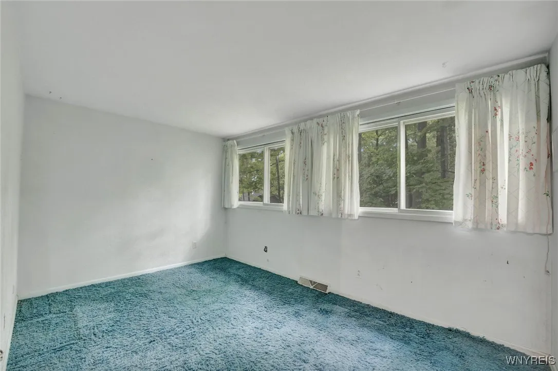 141 Tanglewood Drive West, Orchard Park, New York, Orchard Park, New York 14127, 3 Bedrooms Bedrooms, 8 Rooms Rooms,2 BathroomsBathrooms,Residential,Closed,141 Tanglewood Drive West, Orchard Park, New York ,B1607678